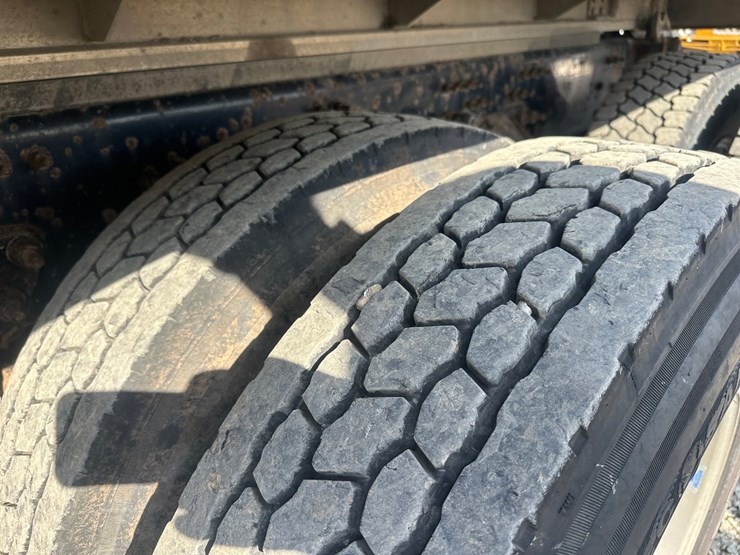 2019-massey-ferguson-8-image-91