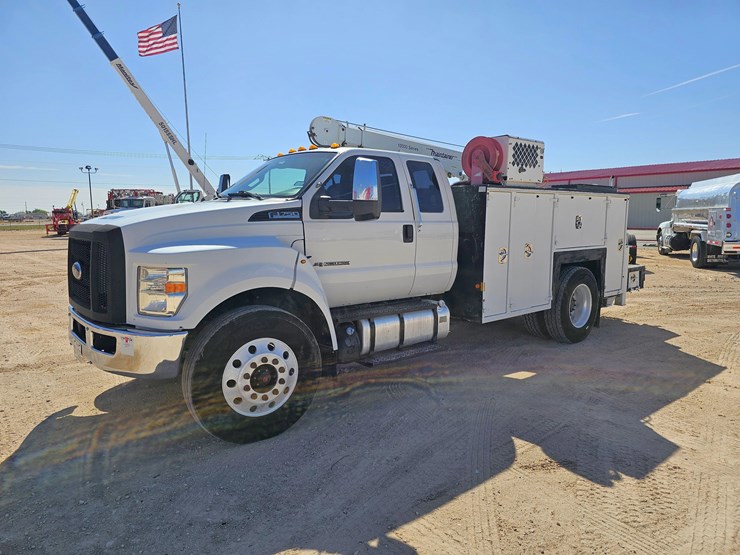 2017-ford-f750-image-2