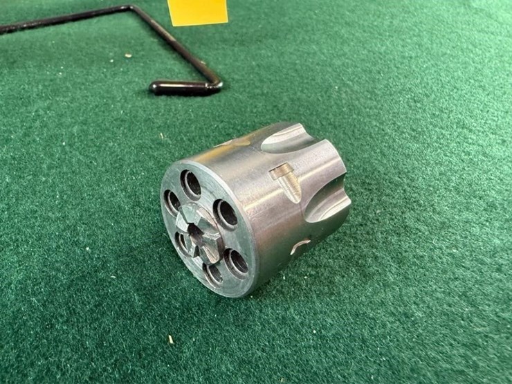 ruger-new-model-single-six-22cal-revolver-image-10