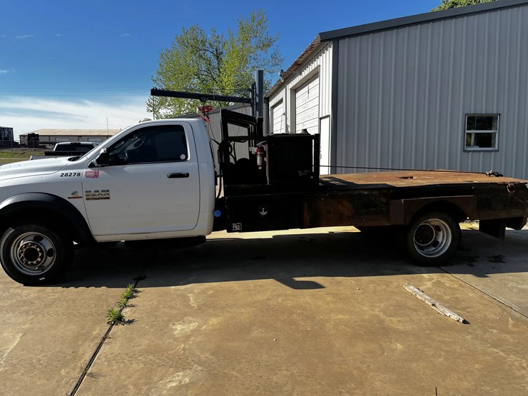 2016-dodge-ram-5500-image-2