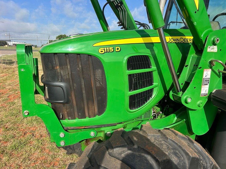 2010-john-deere-6115d-image-32