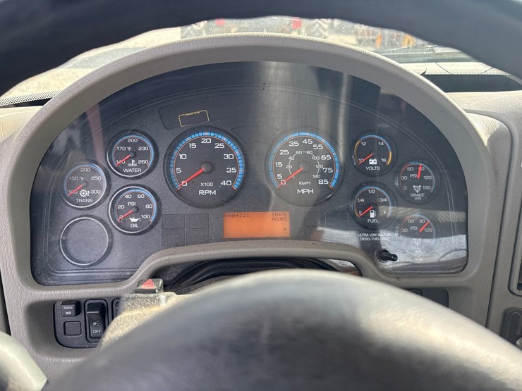 international-4400-sba-image-63