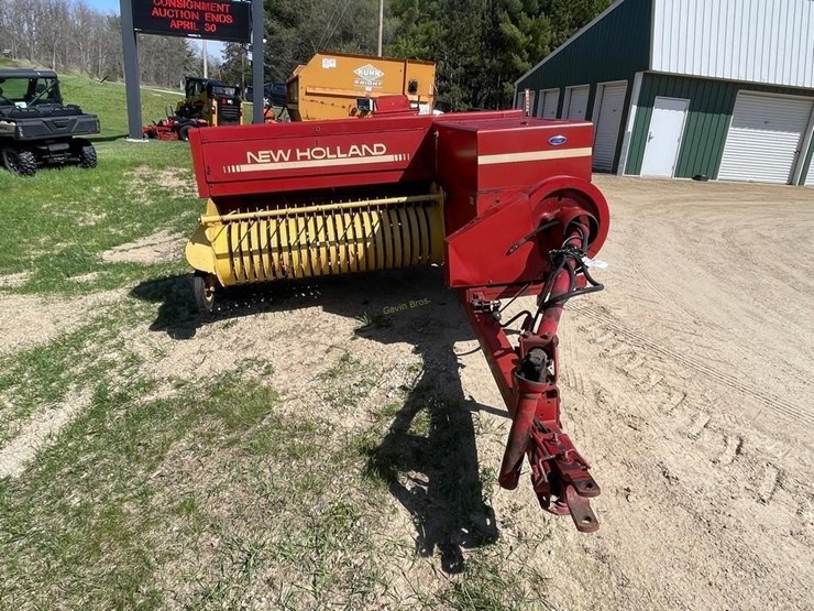 new-holland-565-image-2