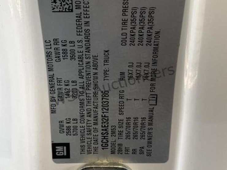 2015-chevrolet-colorado-image-16