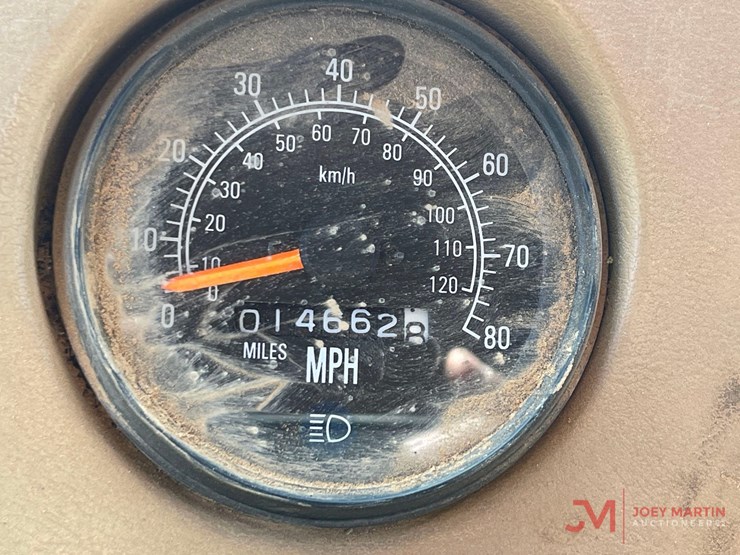 1984-mack-rd686s-image-25