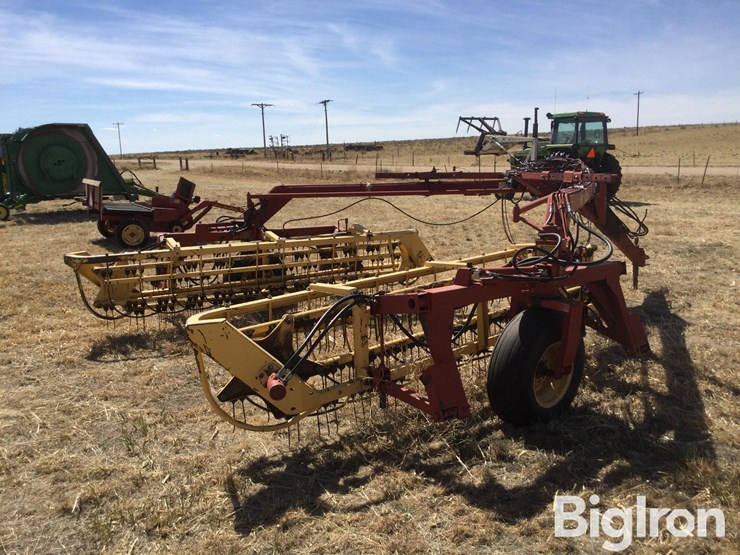 new-holland-216-image-4