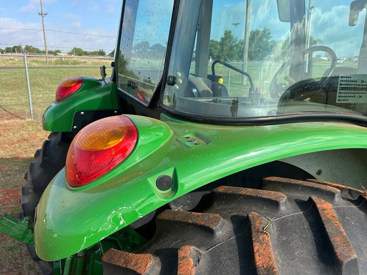 2010-john-deere-6115d-image-39