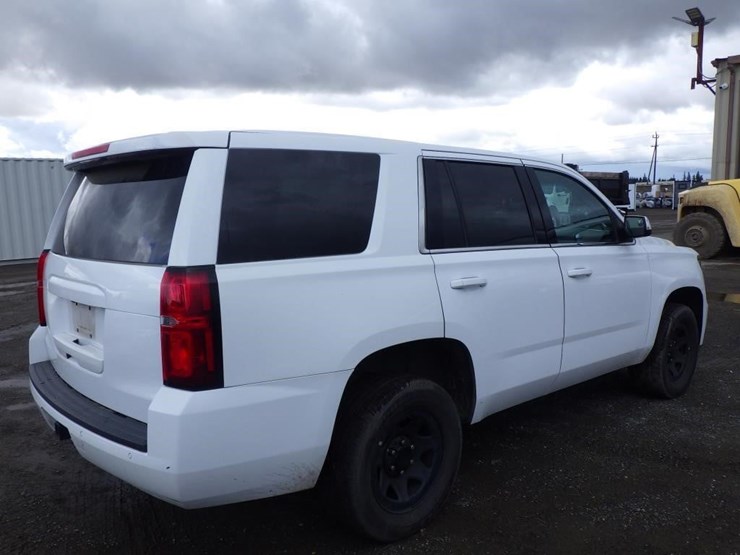 2019-chevrolet-tahoe-image-3