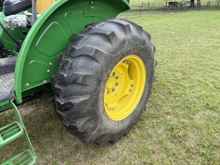 2020-john-deere-5075e-image-11