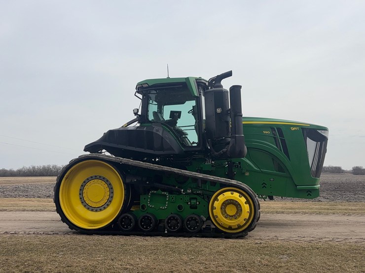 2024-john-deere-9rt-590-tractor-image-4
