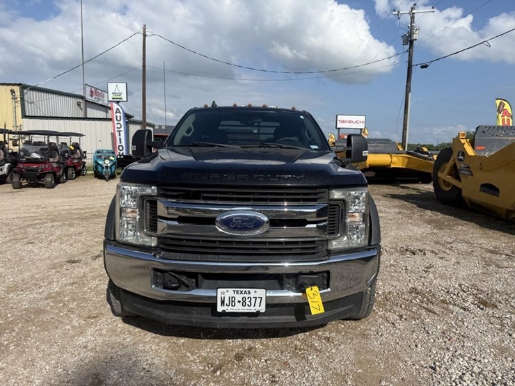 2019-ford-f450-image-2