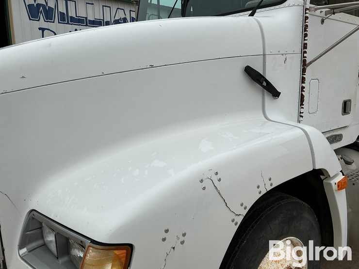 1995-freightliner-fld112-image-11