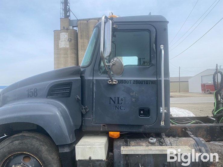 2005-mack-granite-cv713-image-16