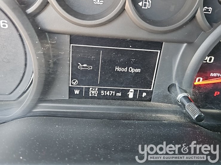 2022-chevrolet-2500hd-image-32