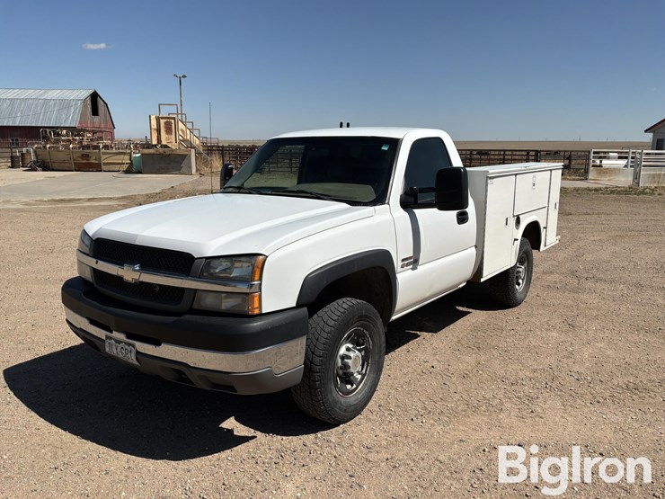 2004-chevrolet-silverado-3500-image-1