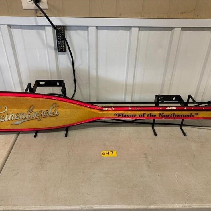 Leinenkugel's Paddle Neon Sign