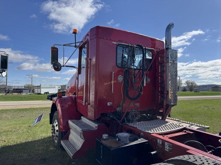 2007-kennworth-t800-semi-tractor-image-12