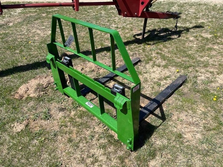 kivel-loader-mt-pallet-forks-image-2