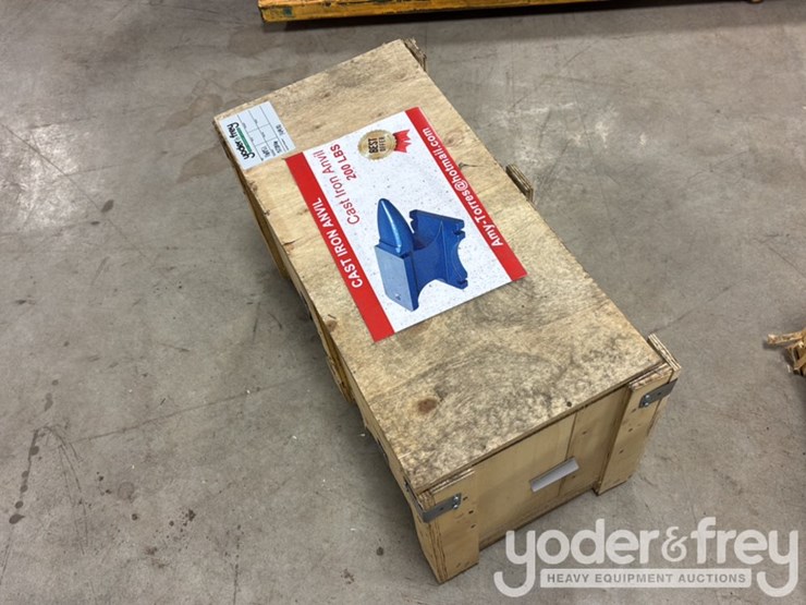 unused-200lb-cast-iron-anvil-image-4