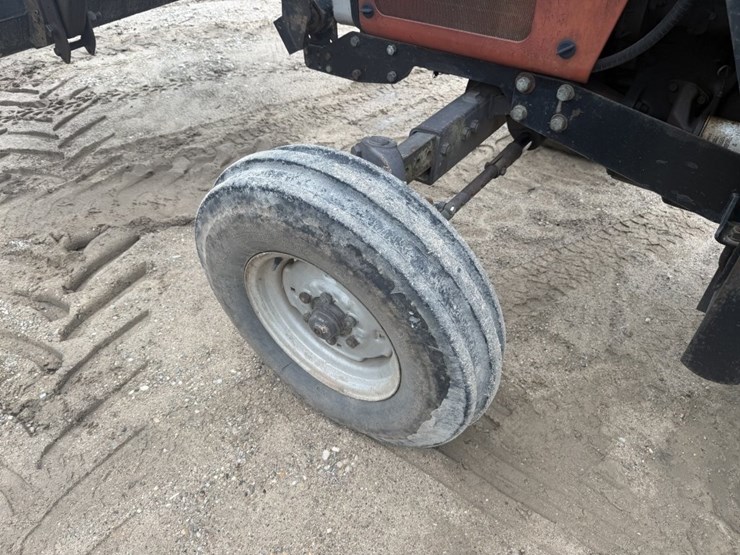 massey-ferguson-383-image-16