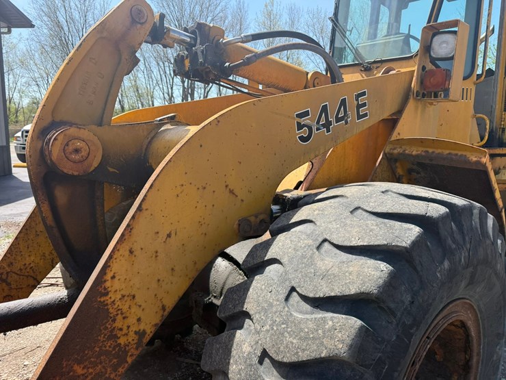 deere-544e-image-12
