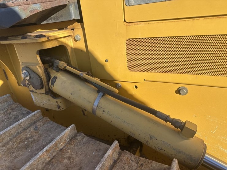 2014-deere-450j-image-13