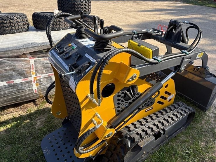 new-ssl60-skid-steer-loader-image-5