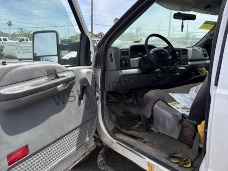 2002-ford-f550-image-22