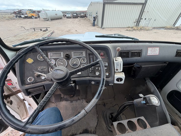1990-ford-l8000-image-7