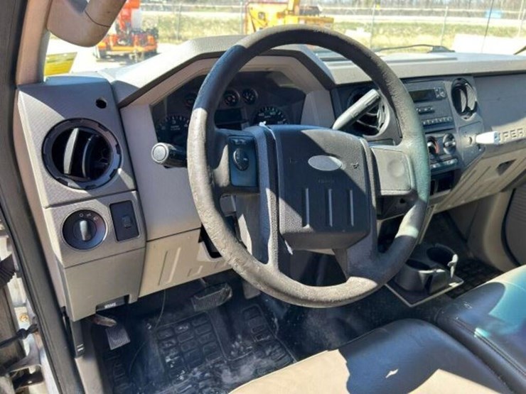 2010-ford-f250-xl-image-12