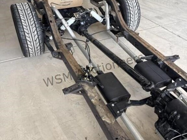 1955-chevy-nomad-chasis-w/-v8-engine,-trans,-curri-image-4