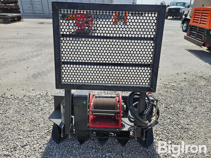 2025-massey-ferguson-730-image-2