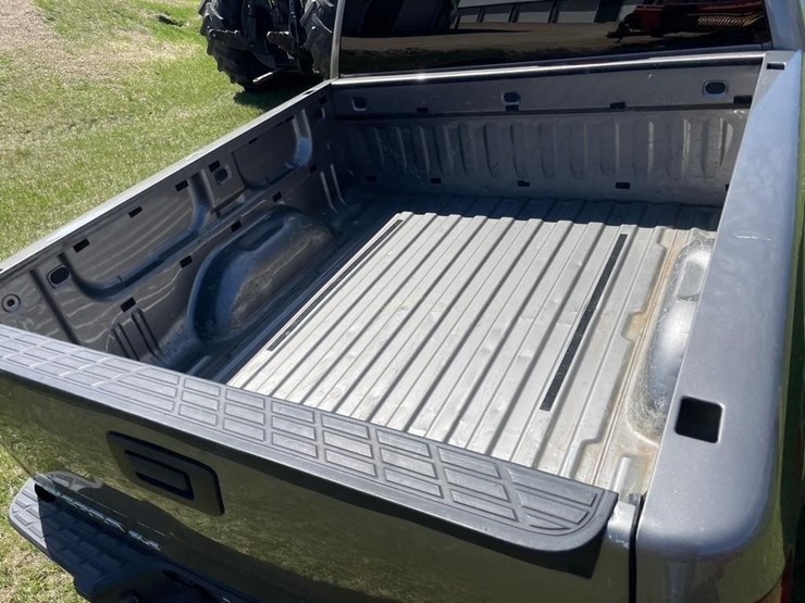 2013-gmc-sierra-sle-z71-pickup-image-5