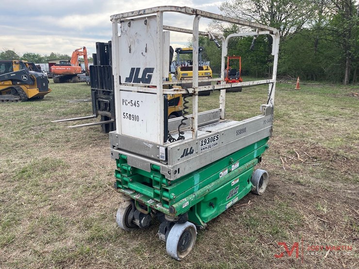 2013-jlg-1930es-image-6