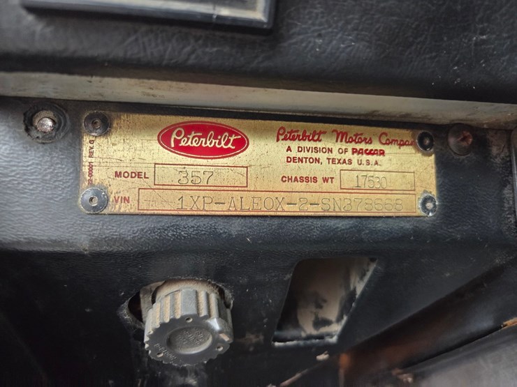 1995-peterbilt-357-image-106