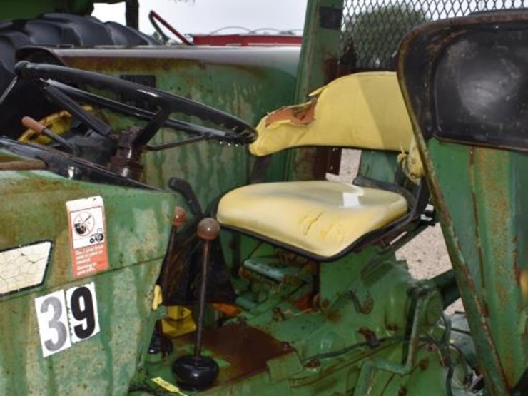 john-deere-2440-image-16