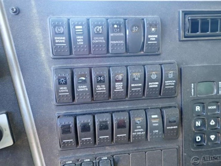 2017-western-star-4700sb-image-22