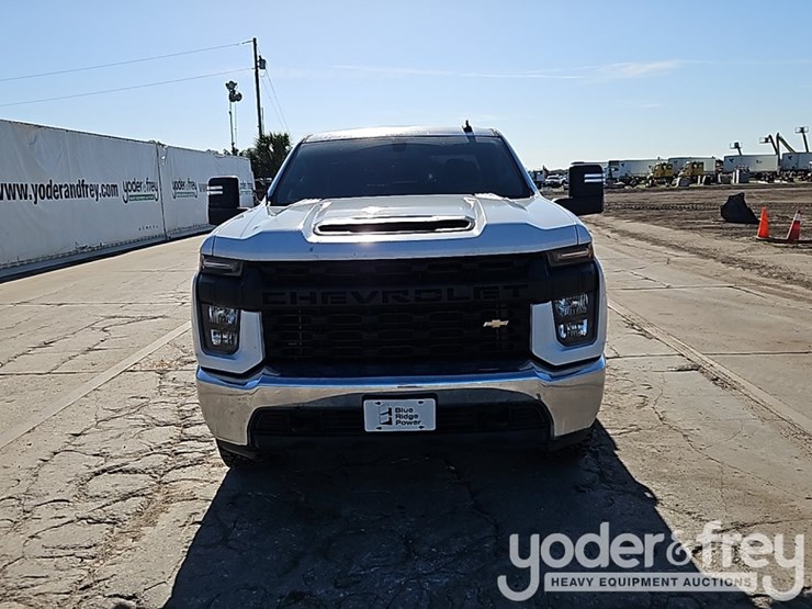 2022-chevrolet-2500hd-image-10