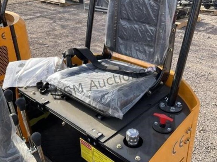 2026-miva-13-mini-excavator-image-8