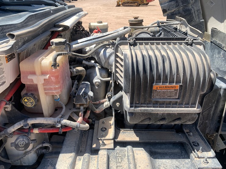 2022-chevrolet-silverado-6500hd-image-9