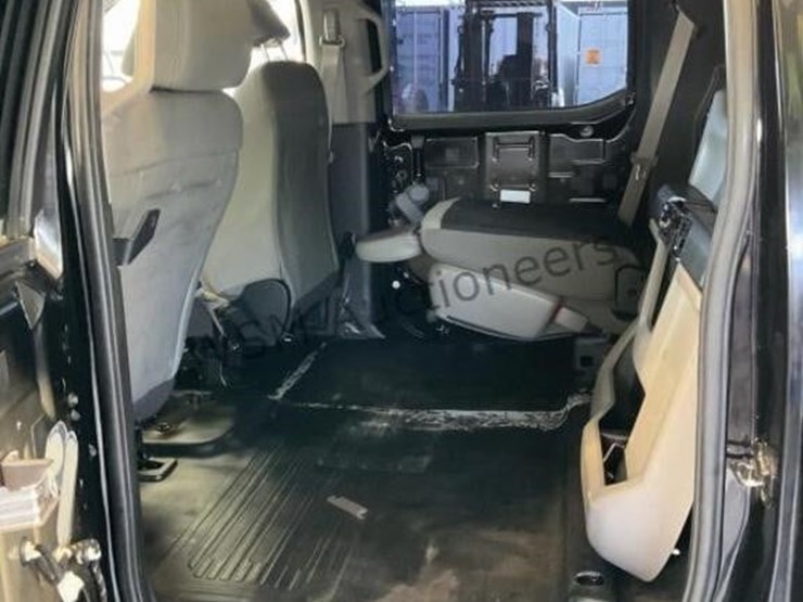 2017-ford-f150-image-26