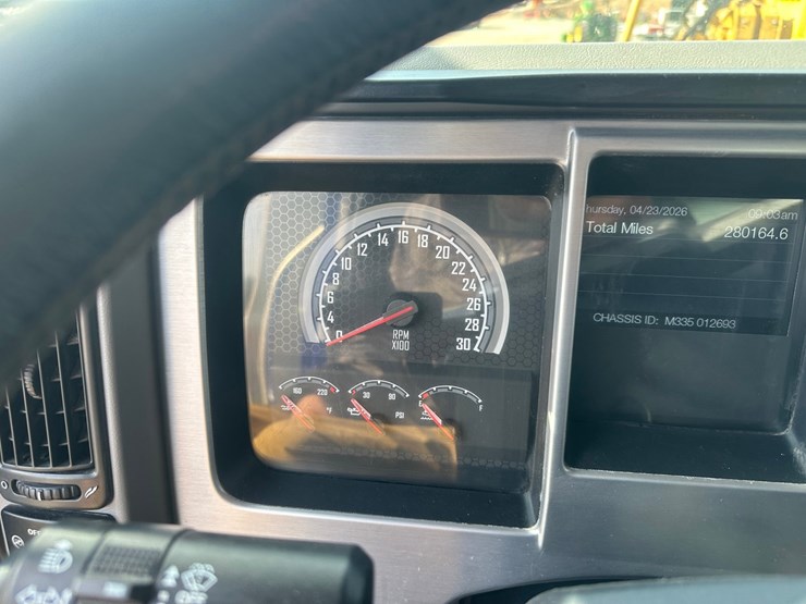 2019-massey-ferguson-8-image-26