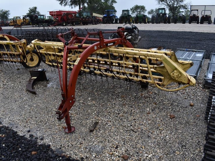 new-holland-260-image-1