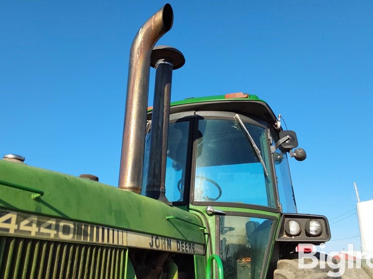 1981-john-deere-4440-image-11
