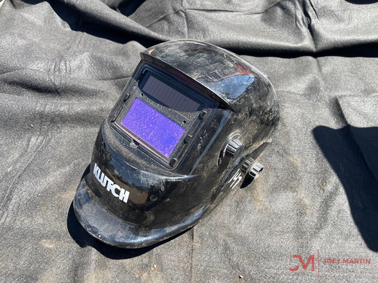 klutch-auto-darkening-welding-helmet-image-2