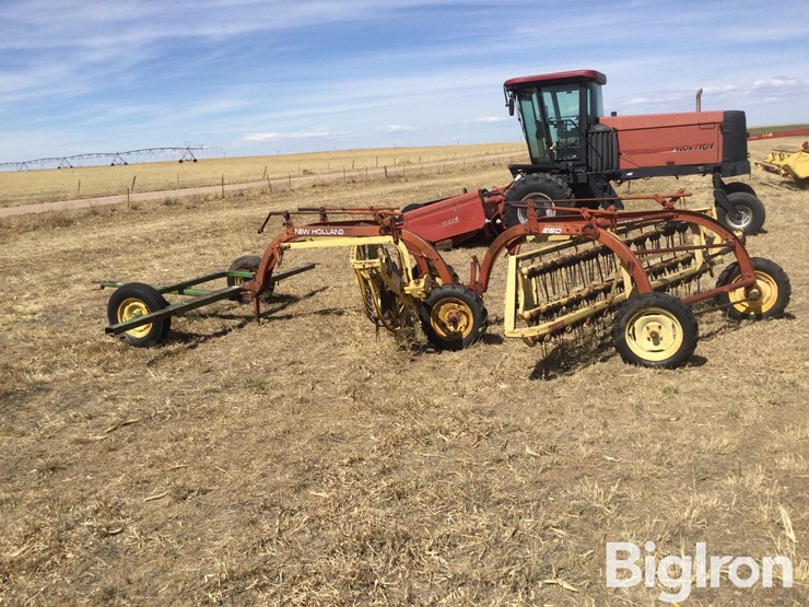 new-holland-260-image-8