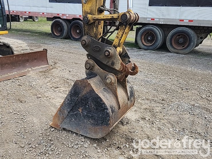 2016-kobelco-sk85cs-3e-image-7