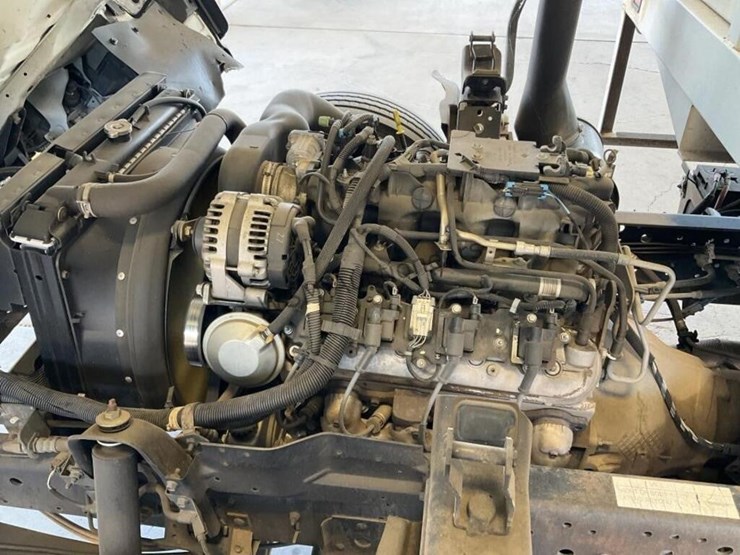 2006-isuzu-npr-image-13