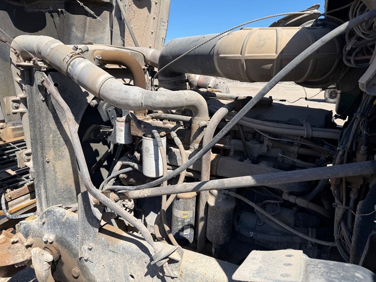 1995-mack-cl713-image-43