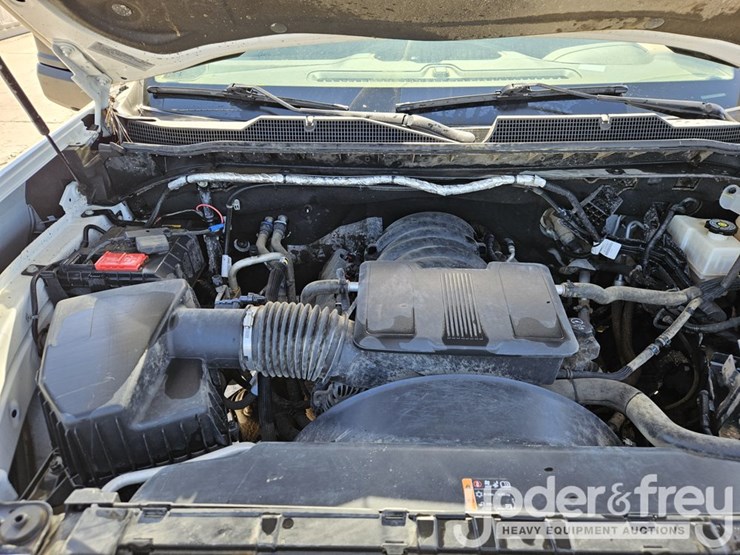 2022-chevrolet-2500hd-image-21